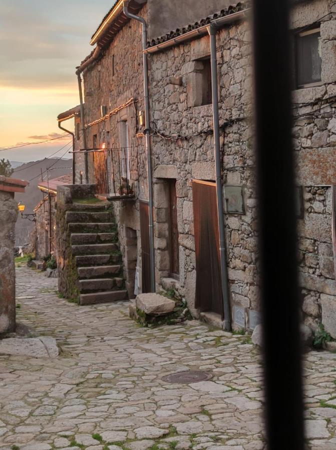 La Lagareta De Olivia Guest House Trevejo Екстериор снимка